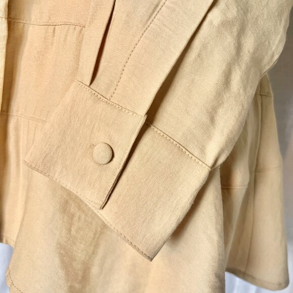 NWOT Tuckernuck Pomander Place Ashlen Button Down Blouse Neutral Tan Size Small - Picture 5 of 7